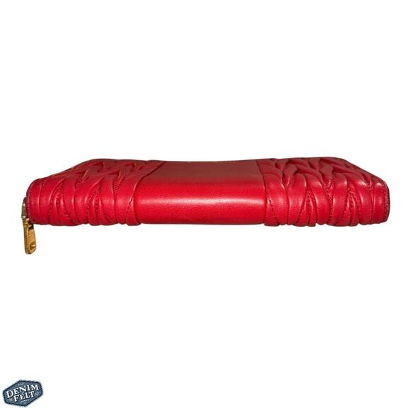 Miu Miu Matelassé Red/Gold Leather Zip-Around Long Wallet ❤️ Luxurious Texture - Picture 4 of 16